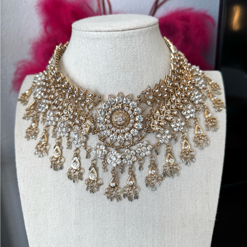 Off Park Collection Floral Pattern Collar Necklace - Picture 4 of 10